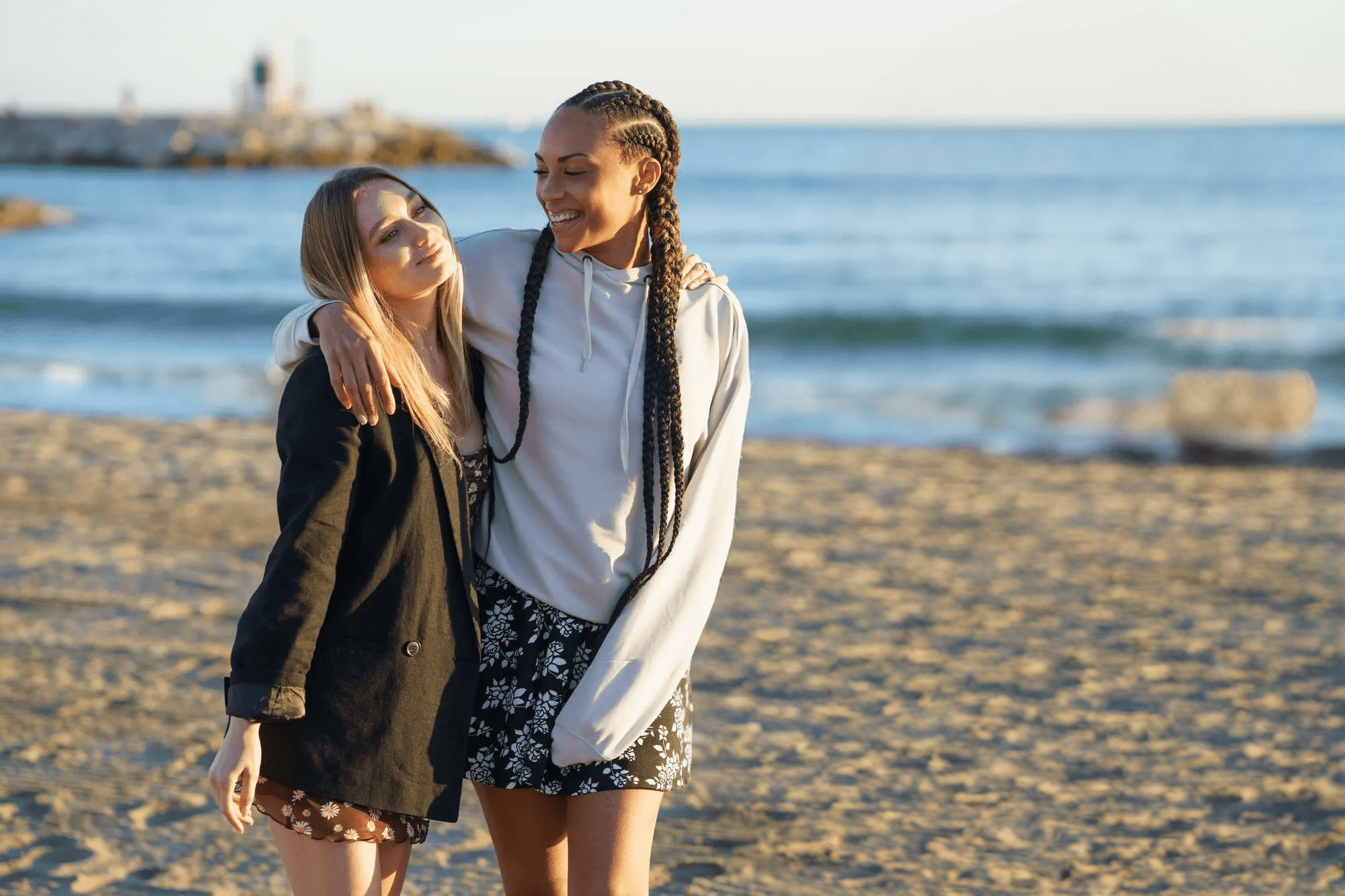 Clean photo after object removal using AI